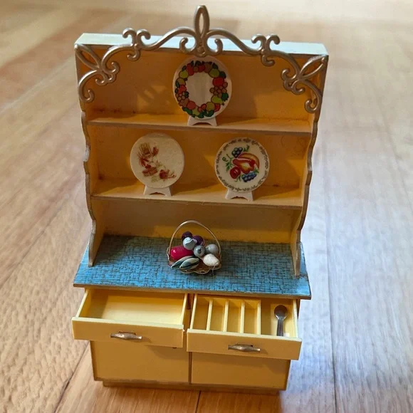 IDEAL Petite Prince Dollhouse Kitchen Cabinet Yellow and Gold - Picture 5 of 10